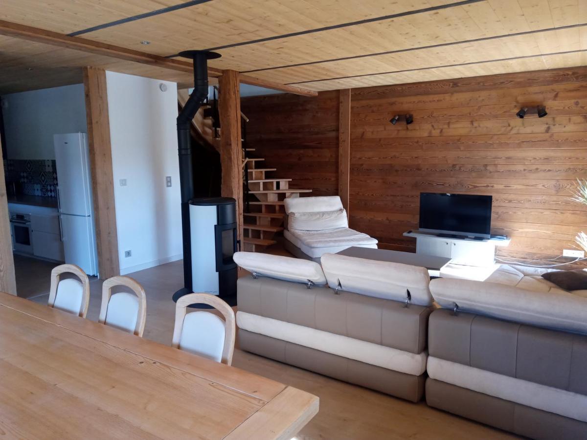 grand appartement privé neuf avec loggia Orchamps-Vennes Exterior foto